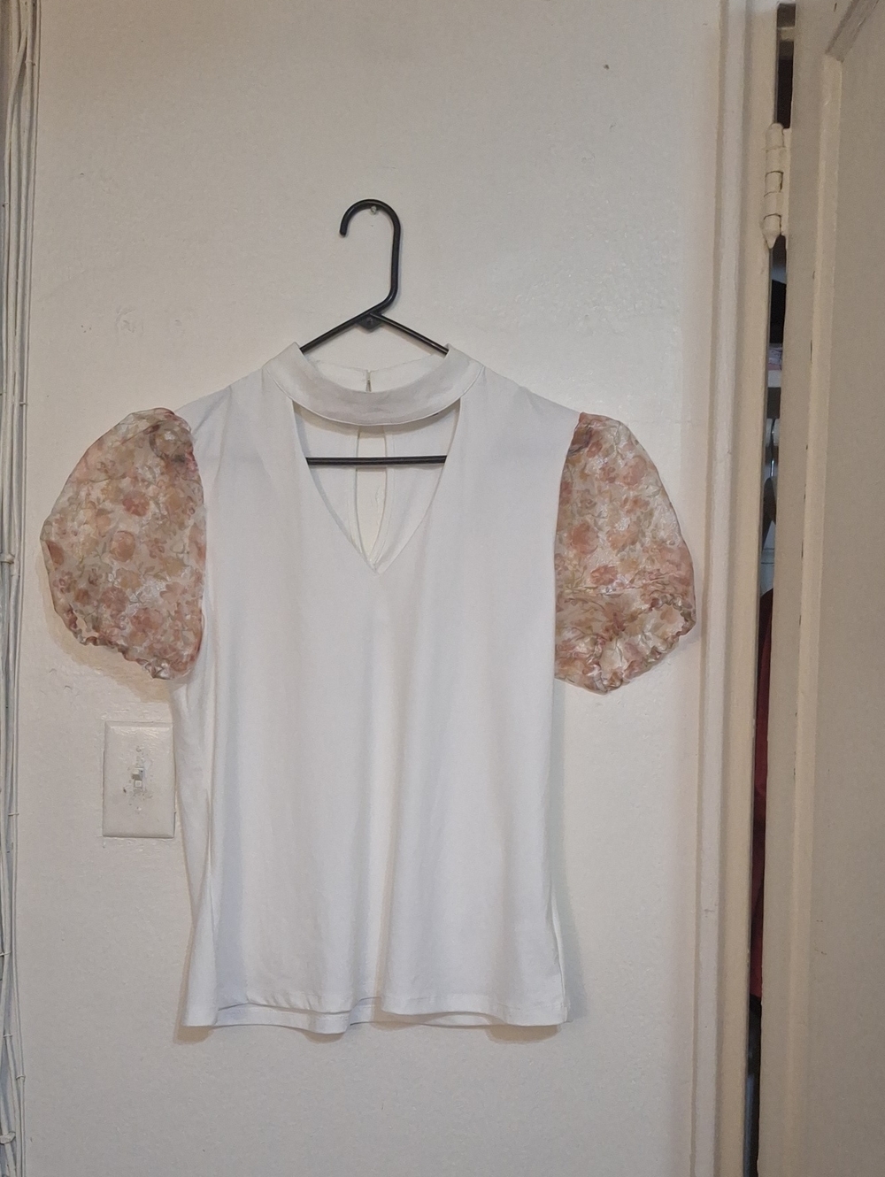 Luxology White Top with Peach Floral Puff Sleeves